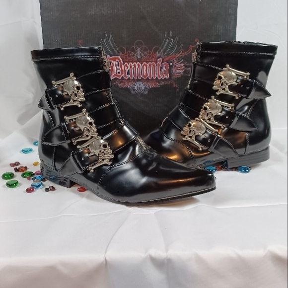 Nwt Demonia Black Skull Buckle Boots. Style Brogue - Picture 2 of 8